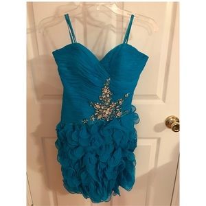 Terani Couture size 2 semi dress